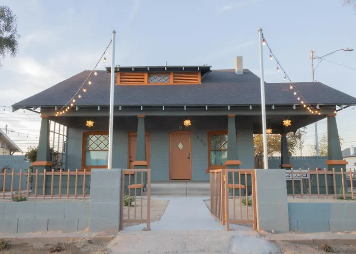 Holiday home Stylish New -6 Beds- Near Dt & Phx Airport