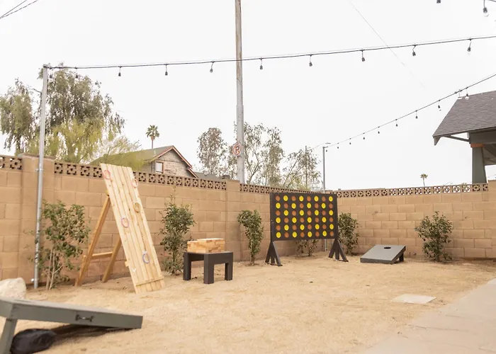 Stylish New -6 Beds- Near Dt & Phx Airport Holiday home *