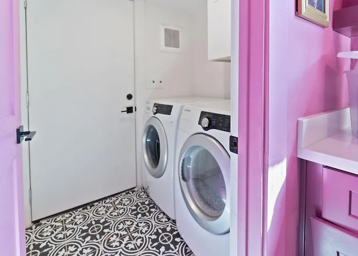 Stylish New -6 Beds- Near Dt & Phx Airport *