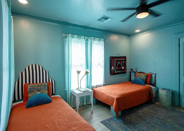 Stylish New -6 Beds- Near Dt & Phx Airport Phoenix